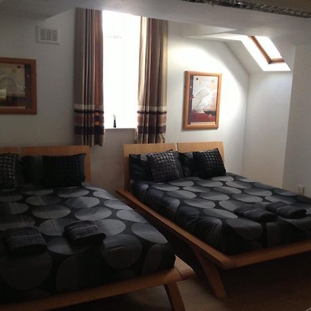 The Kingscliffe Guesthouse แมนเชสเตอร์ ภายนอก รูปภาพ